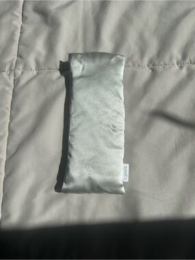 La Prairie Silver Satin Relaxation Eye Pillow